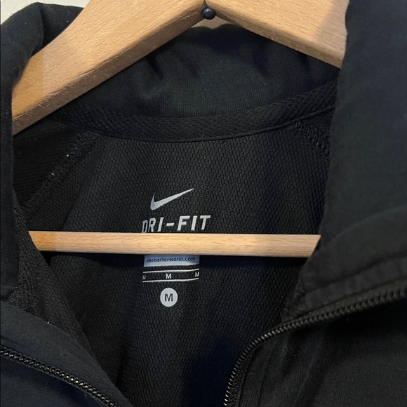 Nike women’s Black zip up Jacket - Picture 3 of 4